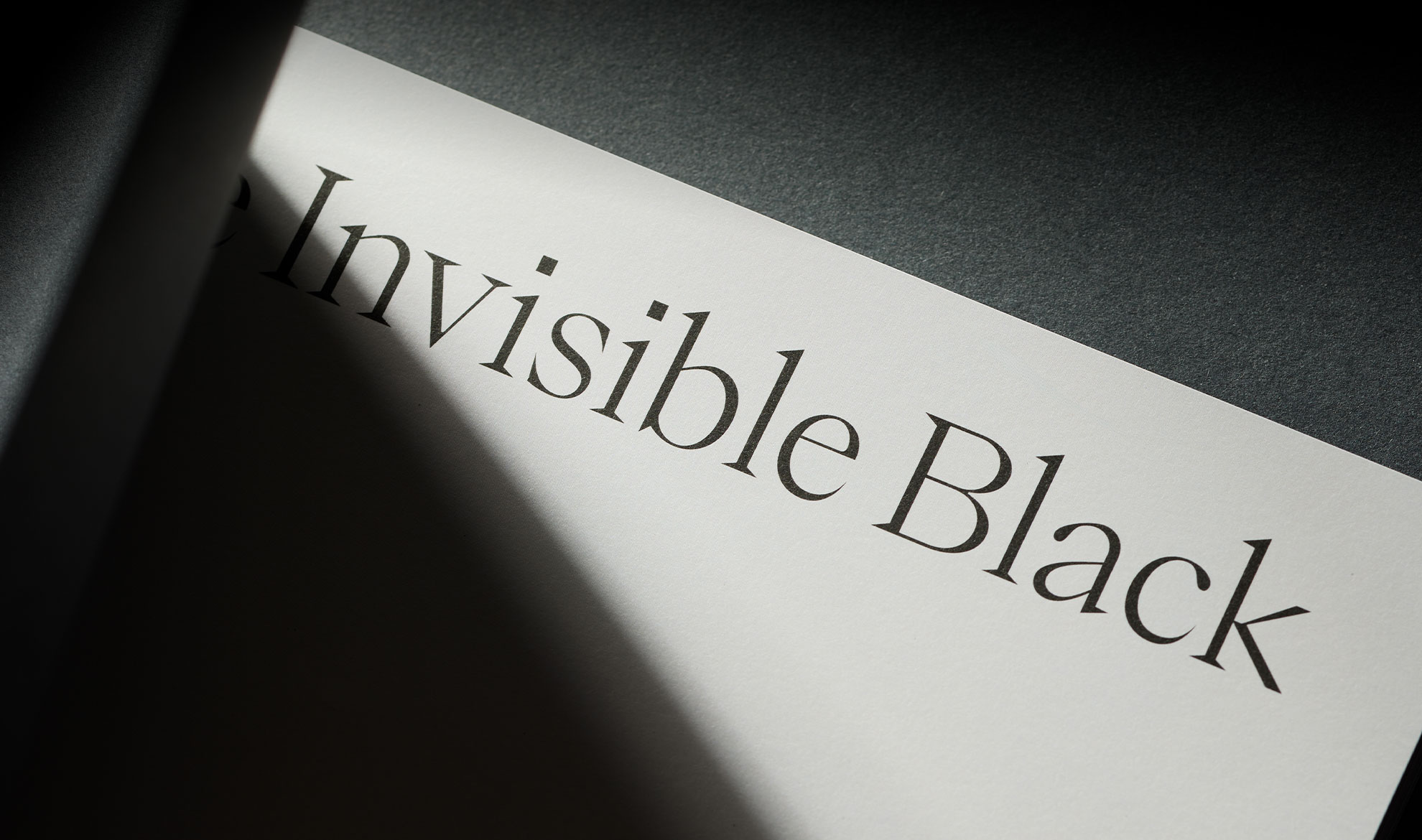 «La lumiere est invisible», notre catalogue le plus spécial voit le jour